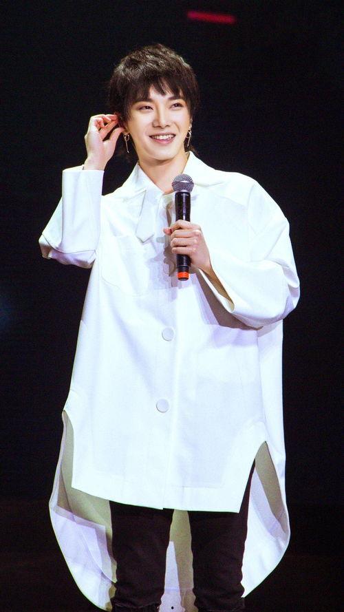 华晨宇老友爆料视频大全,揭秘星途背后的故事与情感纠葛 第2张 华晨宇老友爆料视频大全,揭秘星途背后的故事与情感纠葛 第2张